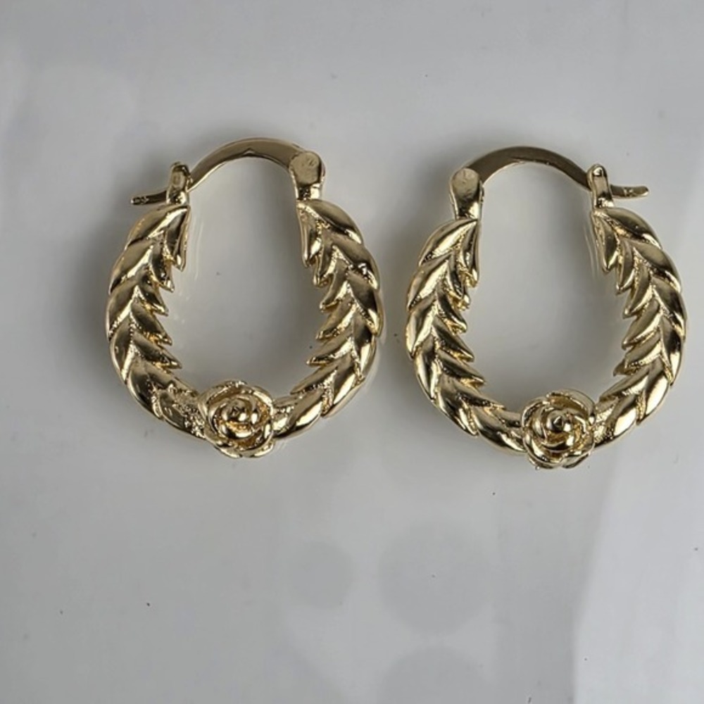 14k Gold Plated Earrings Small Hoop‎ Twist Leaf Flower Gold Plated